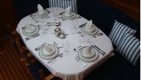 HIGHLAND BREEZE - Dining